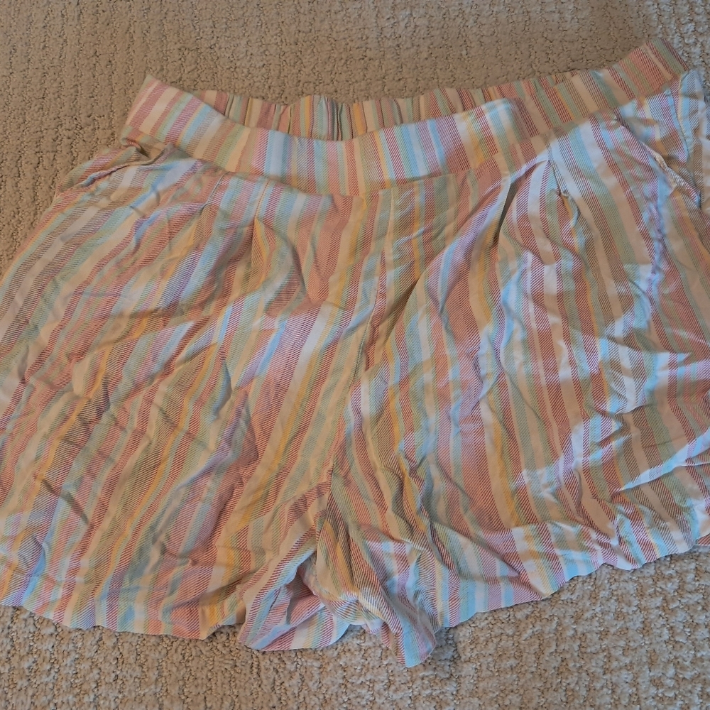 Pastel Multi-Stripe Women’s Casual Shorts With Pockets